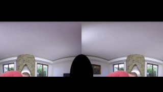 Real estate agent Selvaggia gets fucked after examining a house