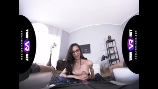 TmwVRnet.com - Ashely Ocean - Nerdy Babe Sucks a Dick Like a Lollipop